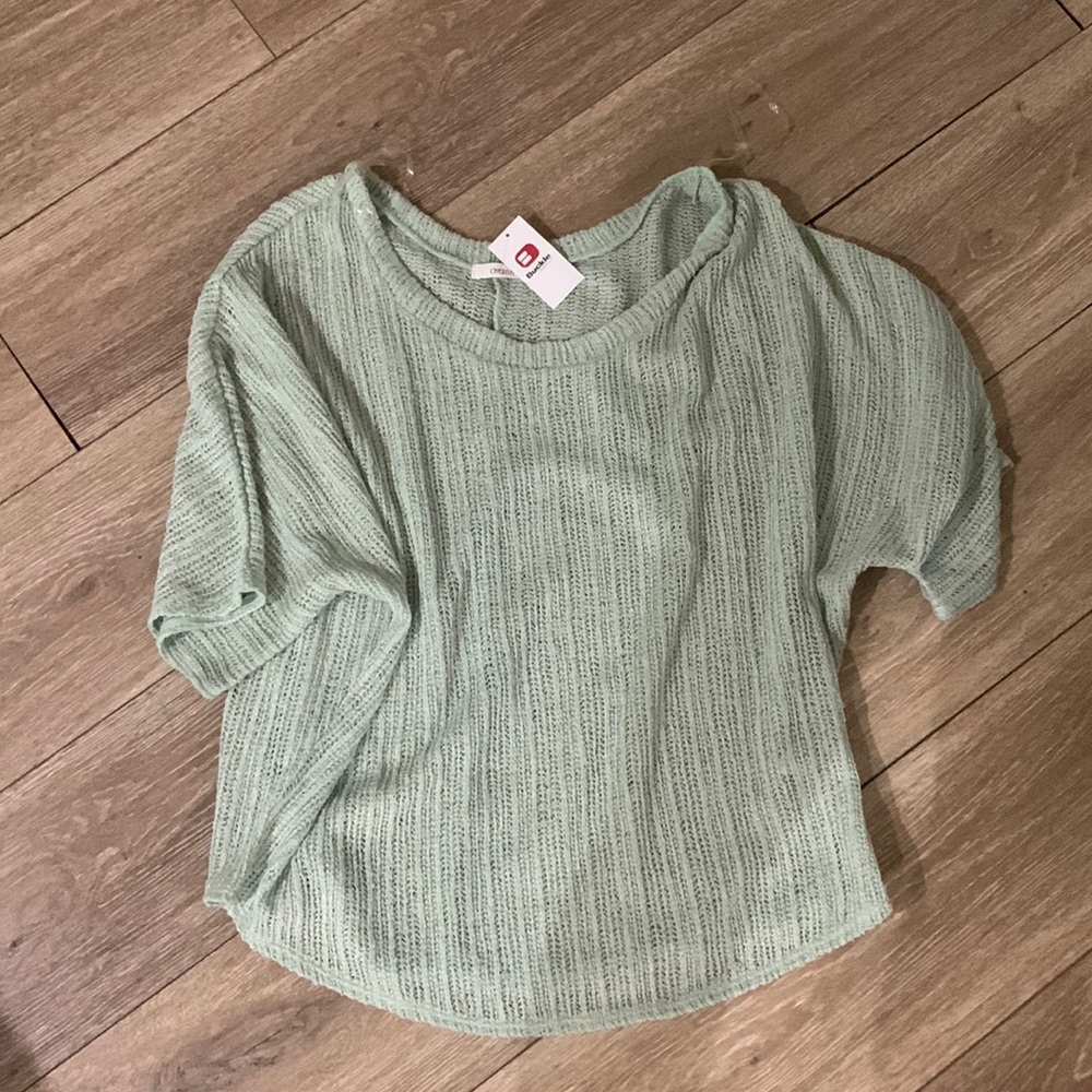 Cherish Green top. Off shoulder top. Sz large from Buckle.